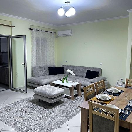 New Baazar Terrace Apartment Tiranë Ngoại thất bức ảnh