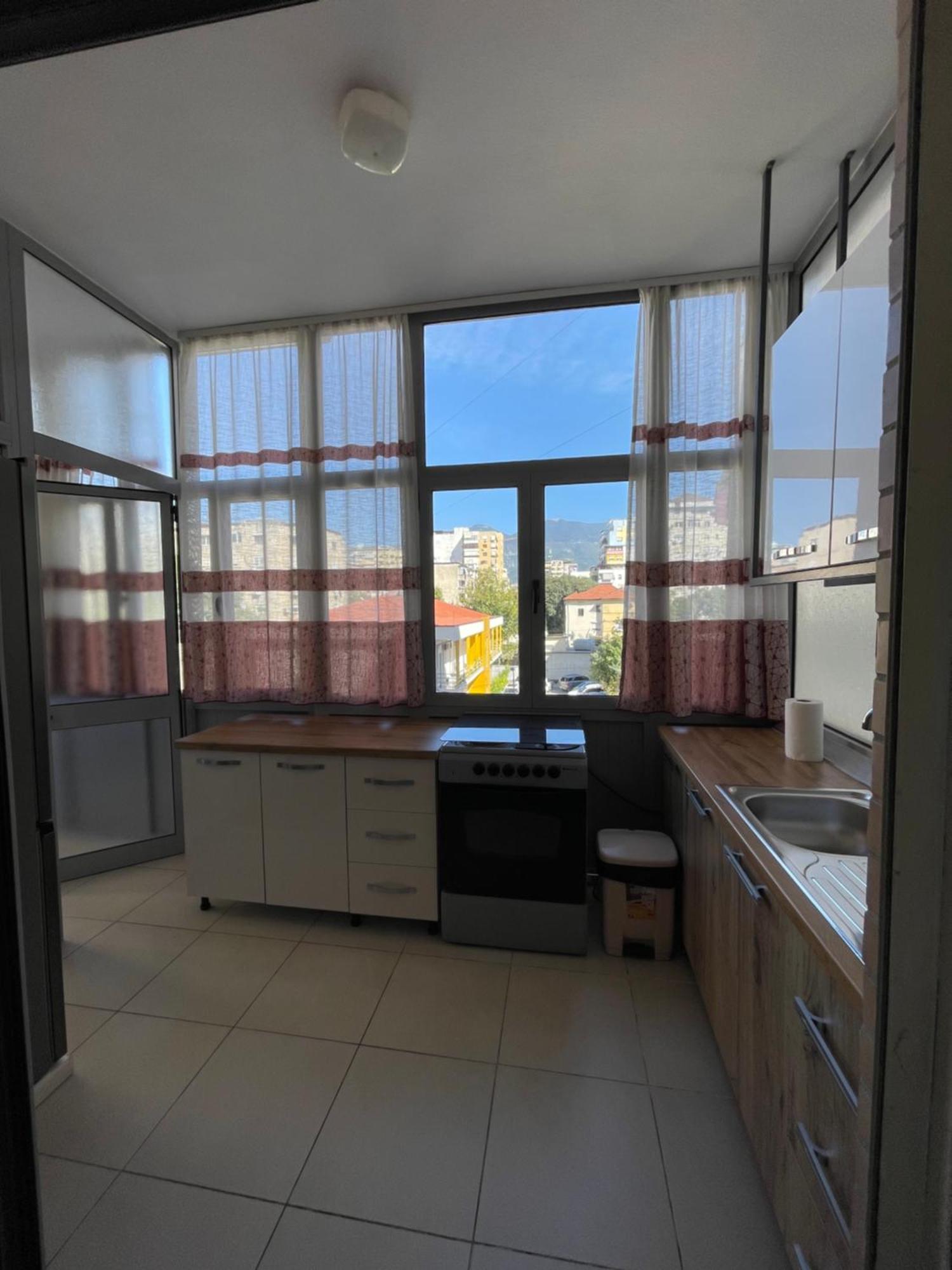 New Baazar Terrace Apartment Tiranë Ngoại thất bức ảnh