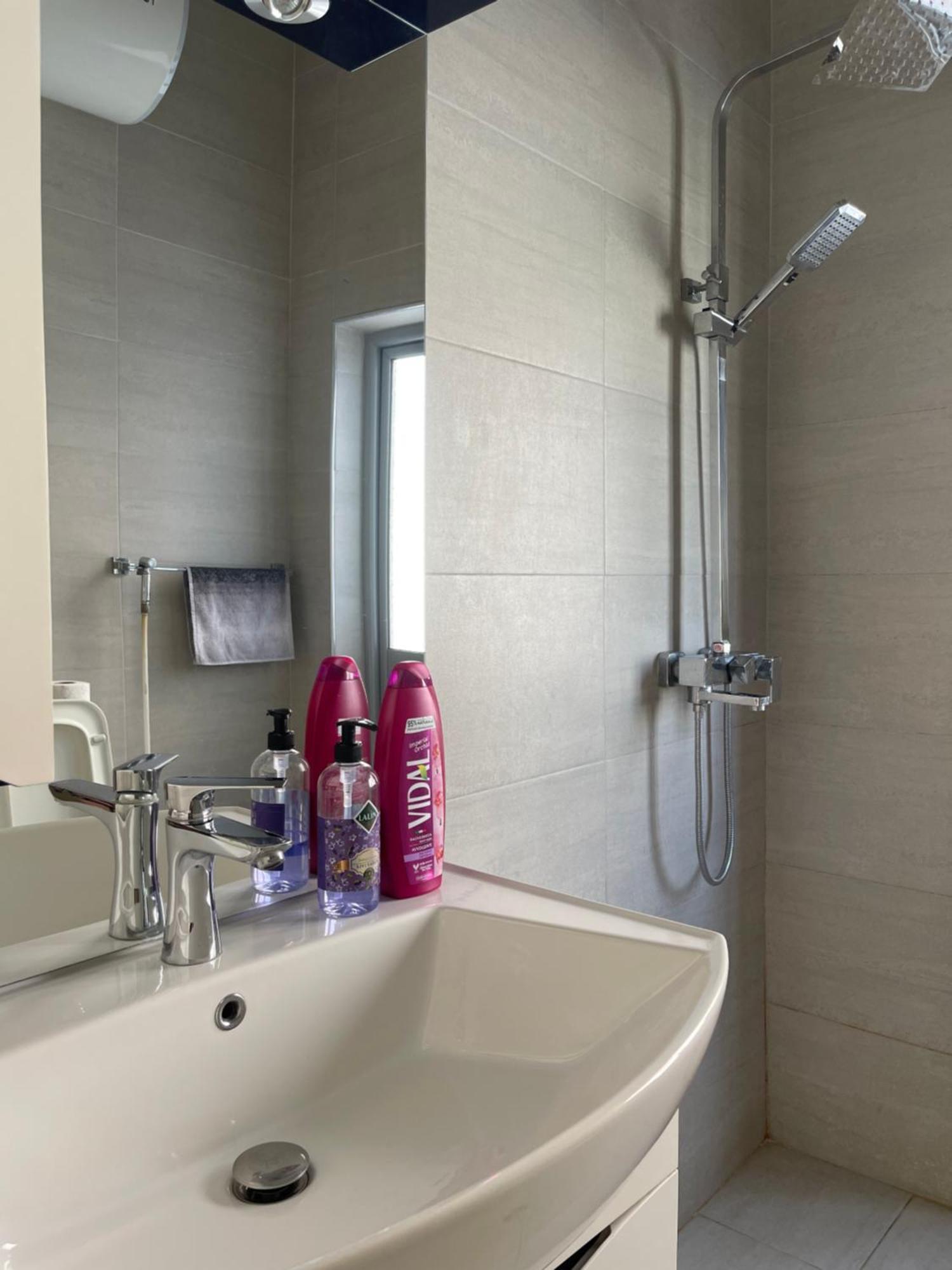New Baazar Terrace Apartment Tiranë Ngoại thất bức ảnh