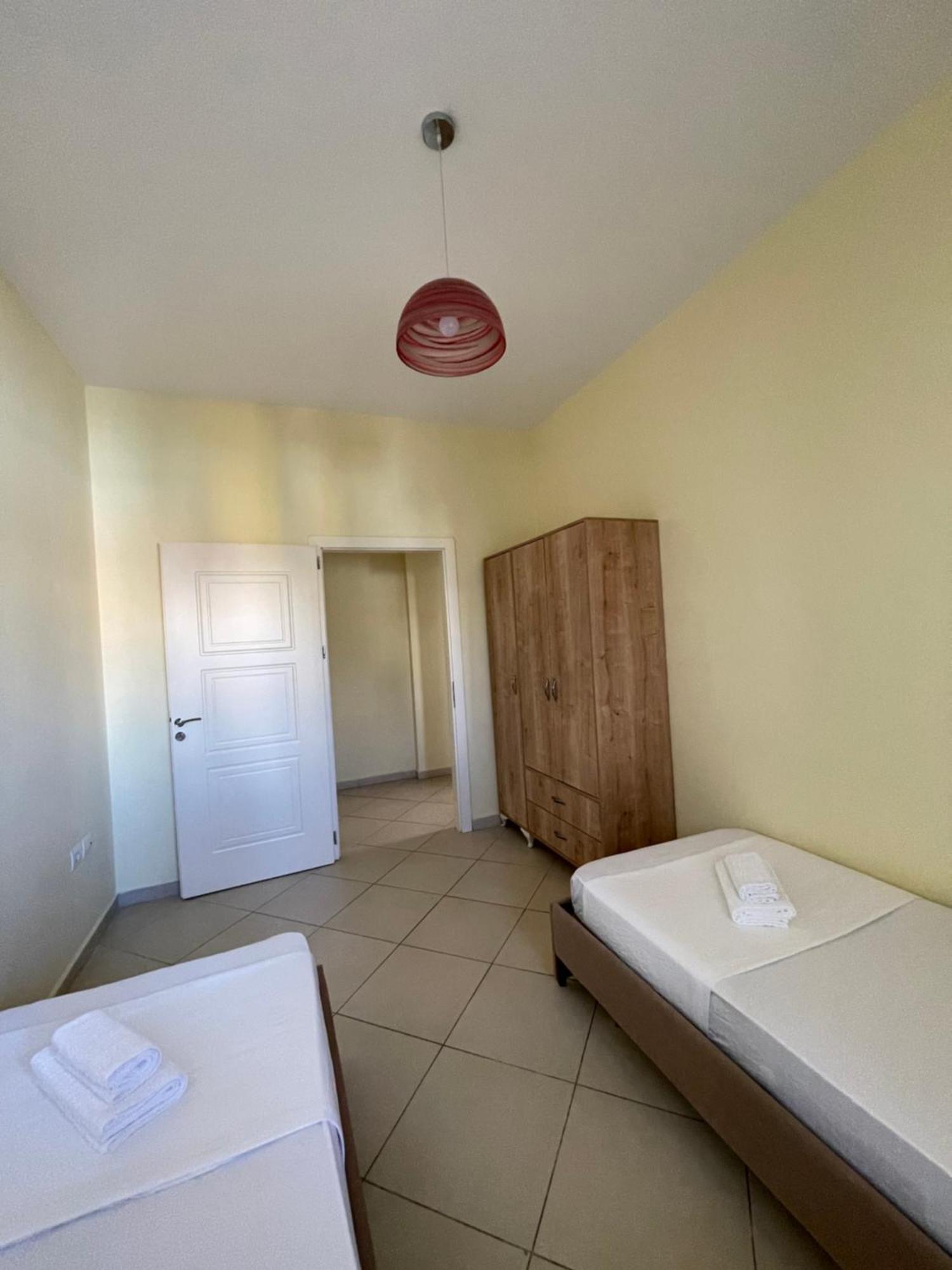 New Baazar Terrace Apartment Tiranë Ngoại thất bức ảnh