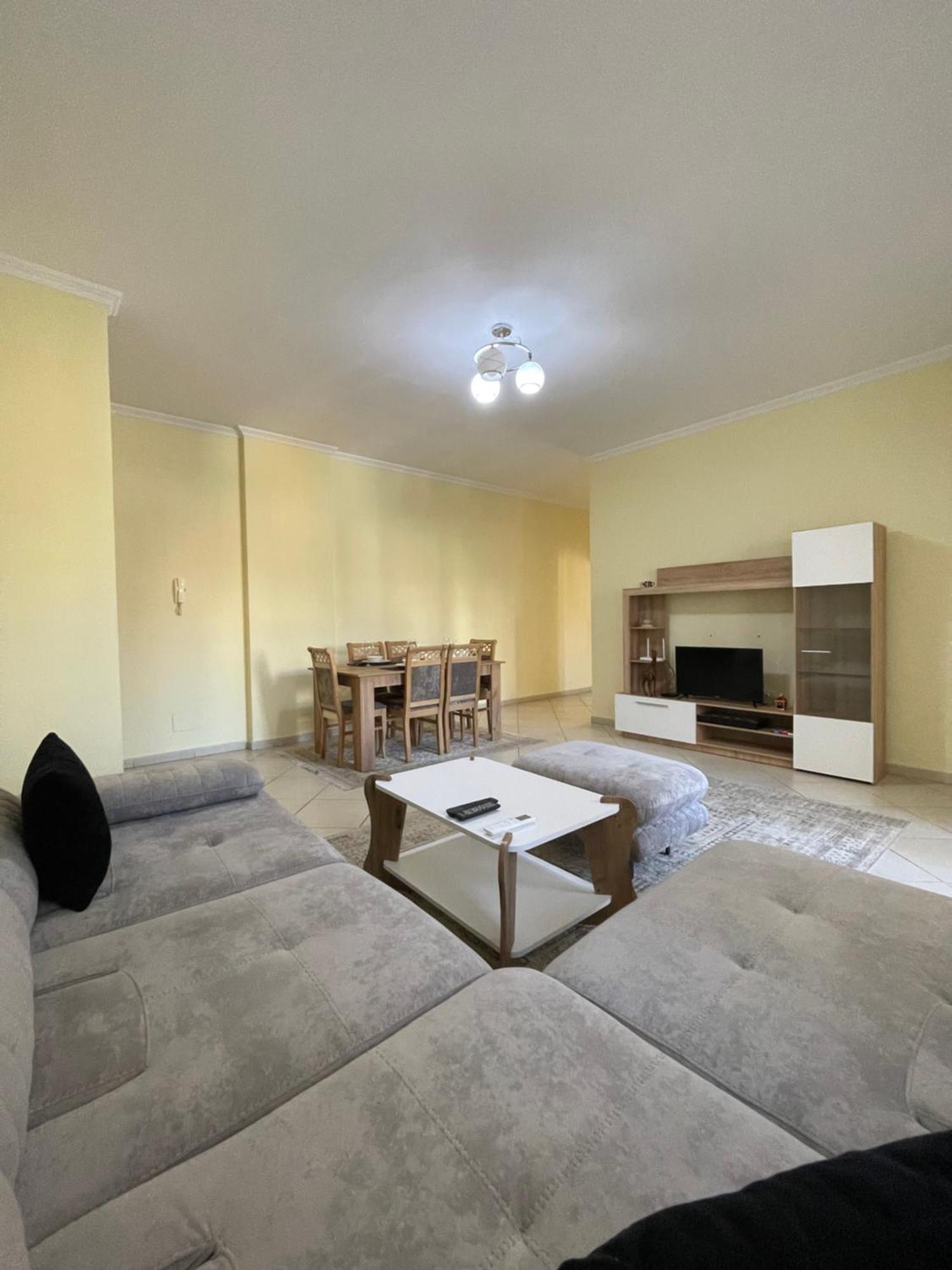 New Baazar Terrace Apartment Tiranë Ngoại thất bức ảnh