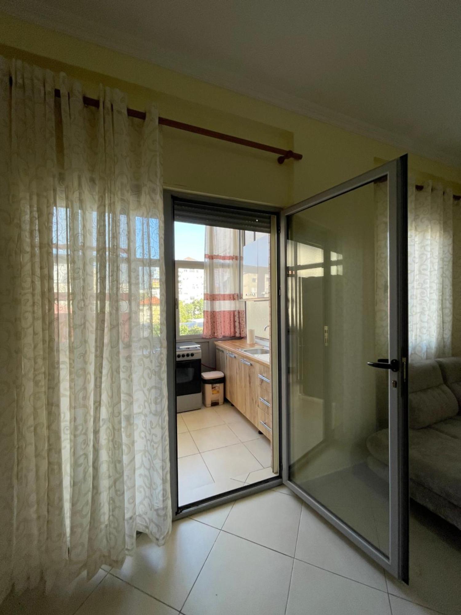 New Baazar Terrace Apartment Tiranë Ngoại thất bức ảnh