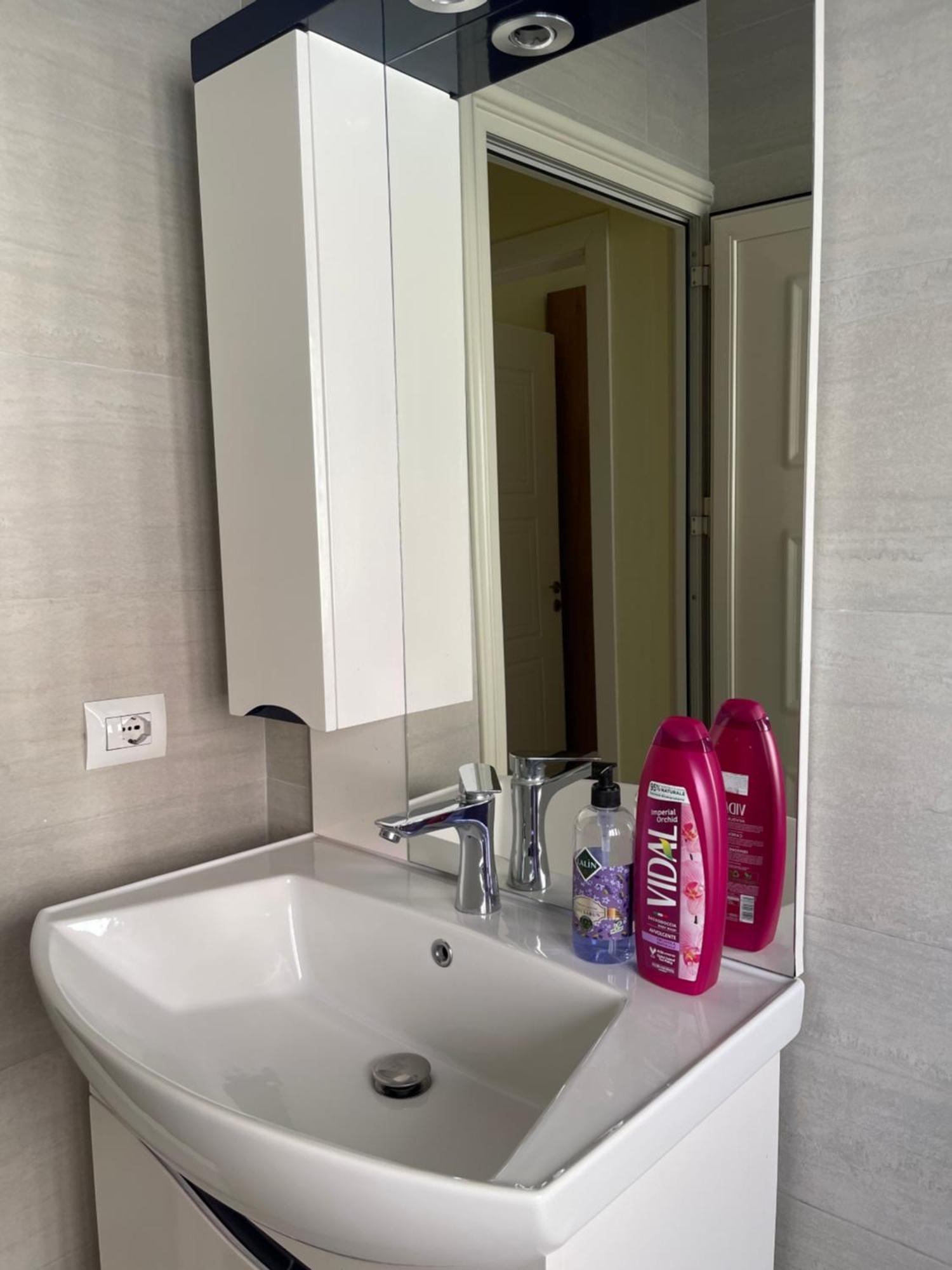 New Baazar Terrace Apartment Tiranë Ngoại thất bức ảnh